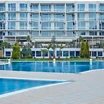 Ξενοδοχείο με διαμερίσματα Atlantis Sea View 4*