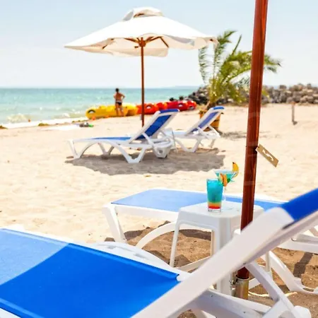 מלון דירות Atlantis Sea View בורגאס