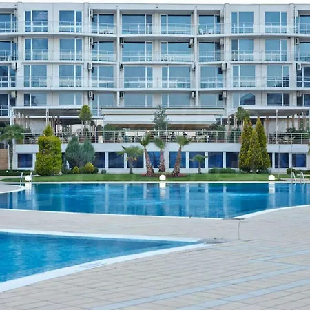 מלון דירות Atlantis Sea View 4*