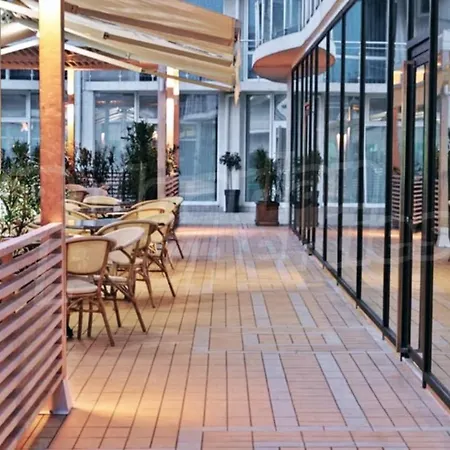 Atlantis Sea View 4* בורגאס